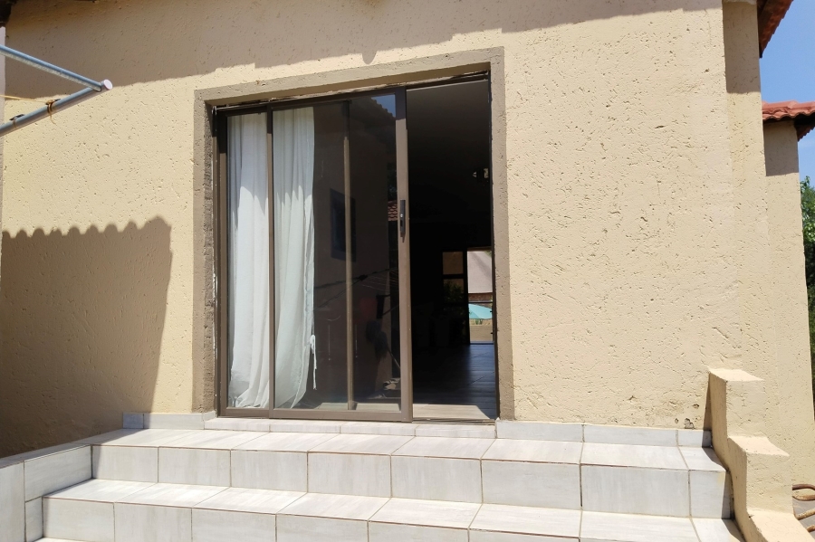 5 Bedroom Property for Sale in Birdwood Estate North West
